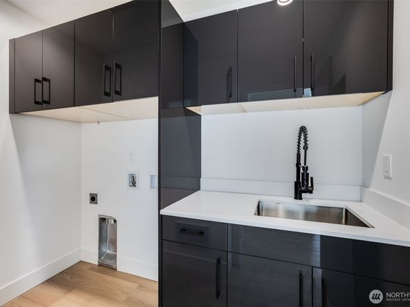 6356 47th Avenue S, Seattle WA 98118