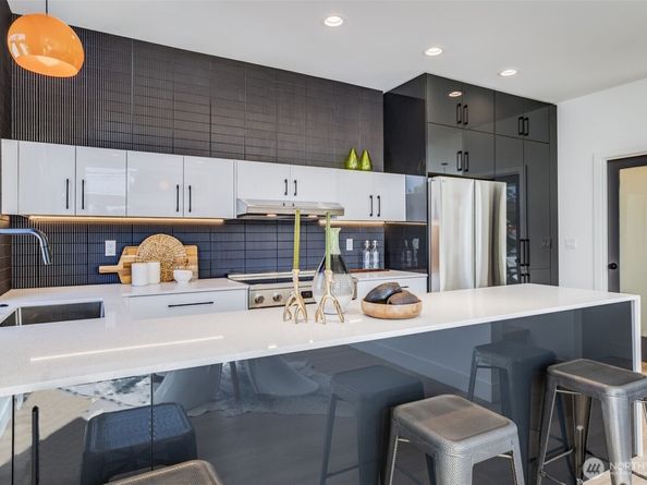 6356 47th Avenue S, Seattle WA 98118