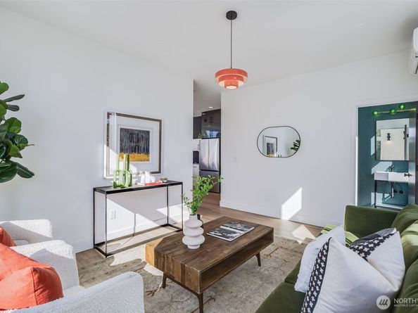 6356 47th Avenue S, Seattle WA 98118