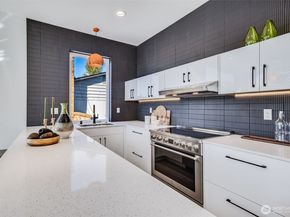 6356 47th Avenue S, Seattle WA 98118