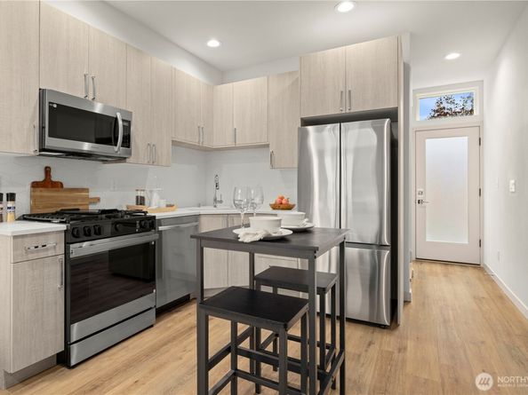 903 B NW 56th Street, Seattle WA 98107