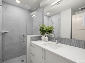 903 B NW 56th Street, Seattle WA 98107