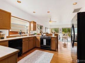 18628 70th Avenue W, Lynnwood WA 98037