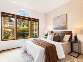 18628 70th Avenue W, Lynnwood WA 98037