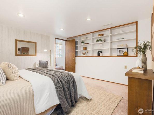 18628 70th Avenue W, Lynnwood WA 98037