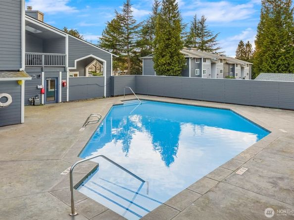 14002 NE 181st Place A102, Woodinville WA 98072