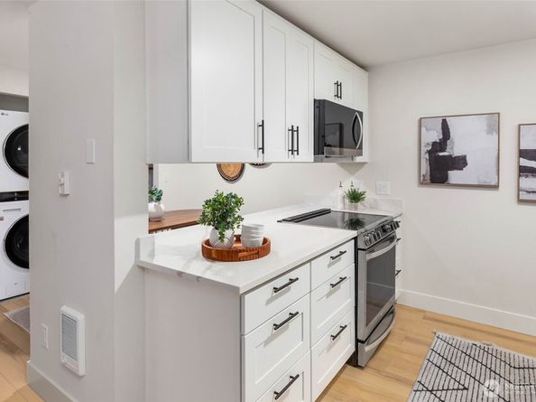 14002 NE 181st Place A102, Woodinville WA 98072