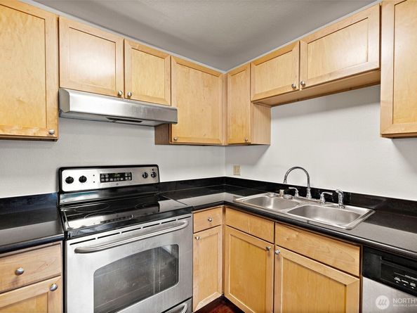 1215 S 237th Lane 1308, Des Moines WA 98198