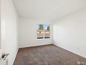 1215 S 237th Lane 1308, Des Moines WA 98198