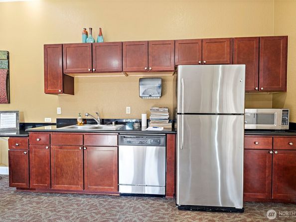 1215 S 237th Lane 1308, Des Moines WA 98198