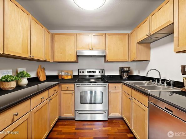 1215 S 237th Lane 1308, Des Moines WA 98198