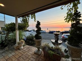 4030 Beach Drive SW, Seattle WA 98116