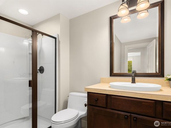 1719 271st Avenue SE, Sammamish WA 98075