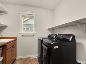 1719 271st Avenue SE, Sammamish WA 98075