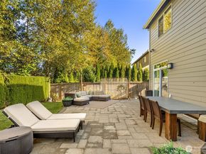 1719 271st Avenue SE, Sammamish WA 98075