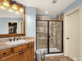 1719 271st Avenue SE, Sammamish WA 98075