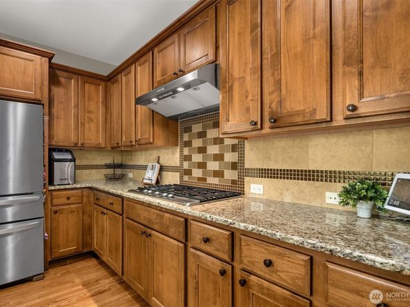 1719 271st Avenue SE, Sammamish WA 98075