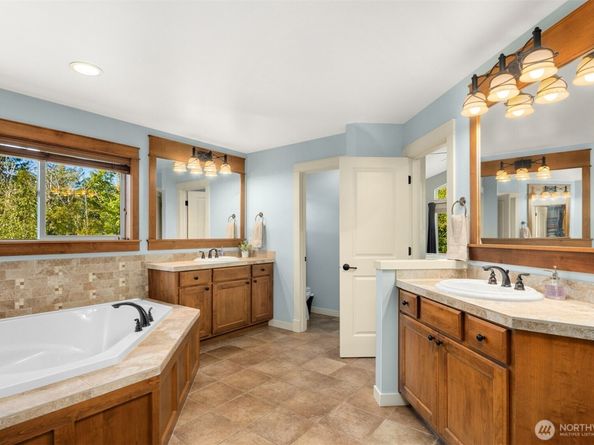 1719 271st Avenue SE, Sammamish WA 98075