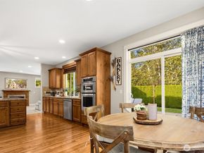 1719 271st Avenue SE, Sammamish WA 98075