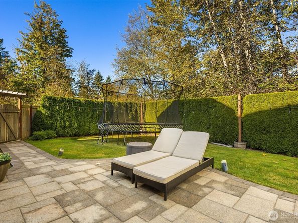 1719 271st Avenue SE, Sammamish WA 98075