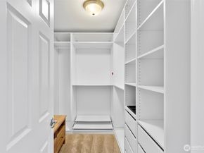 7655 NE 204th Place, Kenmore WA 98028