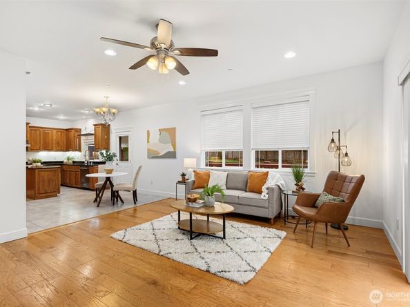 7655 NE 204th Place, Kenmore WA 98028