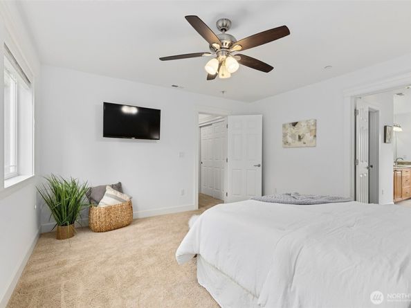 7655 NE 204th Place, Kenmore WA 98028