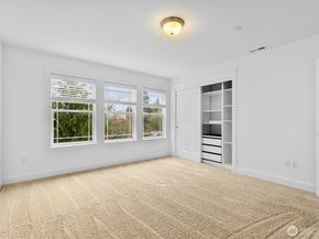 7655 NE 204th Place, Kenmore WA 98028