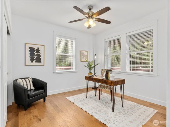 7655 NE 204th Place, Kenmore WA 98028