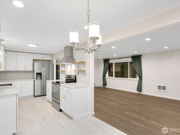 10 146th Street SW, Lynnwood WA 98087