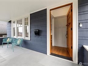 2912 3rd Avenue N, Seattle WA 98109