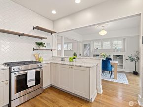 2912 3rd Avenue N, Seattle WA 98109