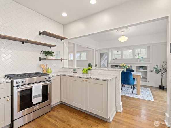 2912 3rd Avenue N, Seattle WA 98109