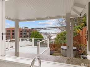 2912 3rd Avenue N, Seattle WA 98109