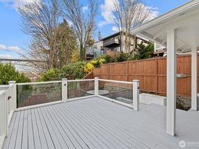 2912 3rd Avenue N, Seattle WA 98109