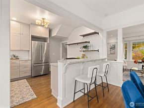 2912 3rd Avenue N, Seattle WA 98109