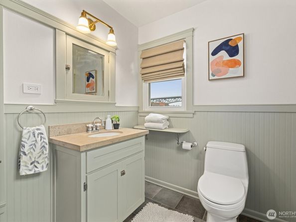 2912 3rd Avenue N, Seattle WA 98109