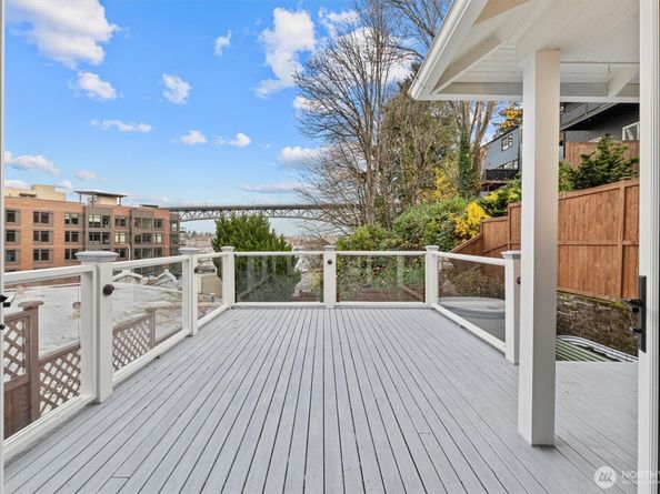 2912 3rd Avenue N, Seattle WA 98109