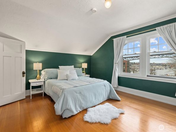 2912 3rd Avenue N, Seattle WA 98109