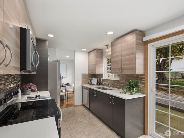 803 SW Dash Point Road, Federal Way WA 98023