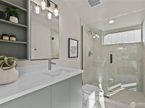 9523 15th Avenue NE, Seattle WA 98115