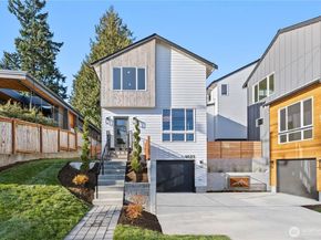 9523 15th Avenue NE, Seattle WA 98115