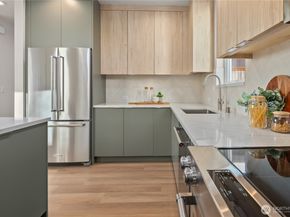 9523 15th Avenue NE, Seattle WA 98115