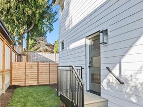 9523 15th Avenue NE, Seattle WA 98115