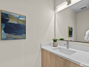 9523 15th Avenue NE, Seattle WA 98115