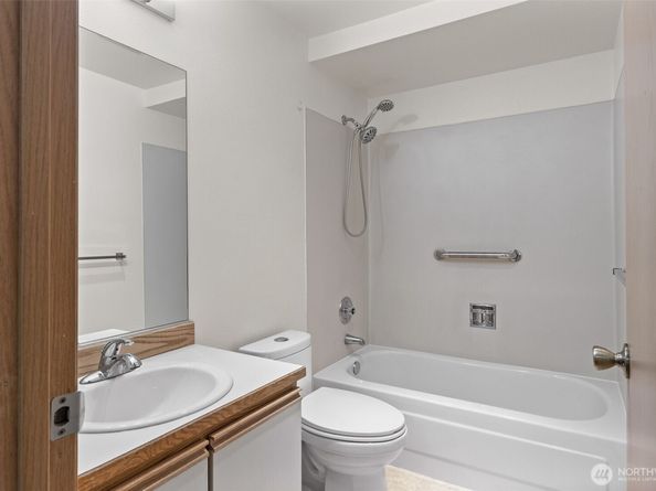 1239 SW 132nd Lane 822, Burien WA 98146