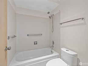 1239 SW 132nd Lane 822, Burien WA 98146