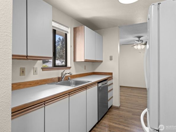 1239 SW 132nd Lane 822, Burien WA 98146