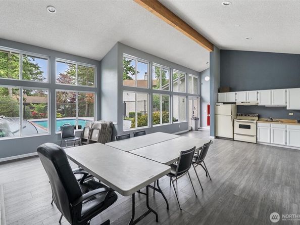 1239 SW 132nd Lane 822, Burien WA 98146