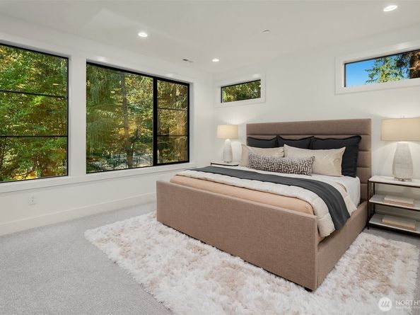 17020 NE 93rd Court, Redmond WA 98052